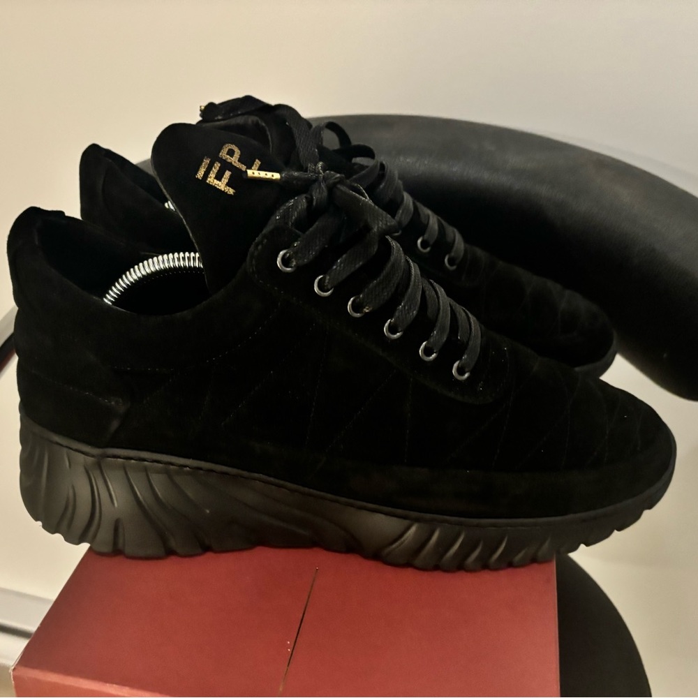 Men shoes size 44-11US